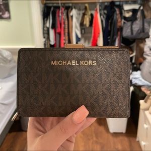 COPY - Michael Kors Wallet